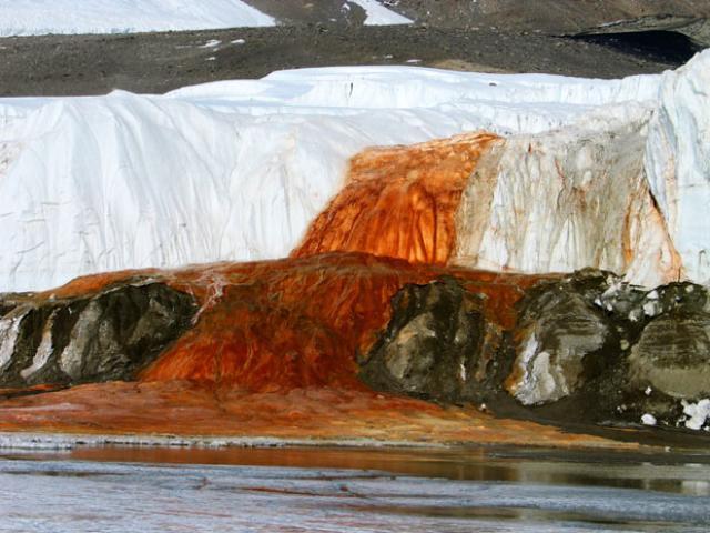 Bloods Falls. Кровавый водопад в Антарктиде