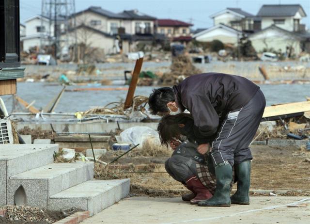 После землетрясения около 10 тысяч человек числится без вести пропавшими